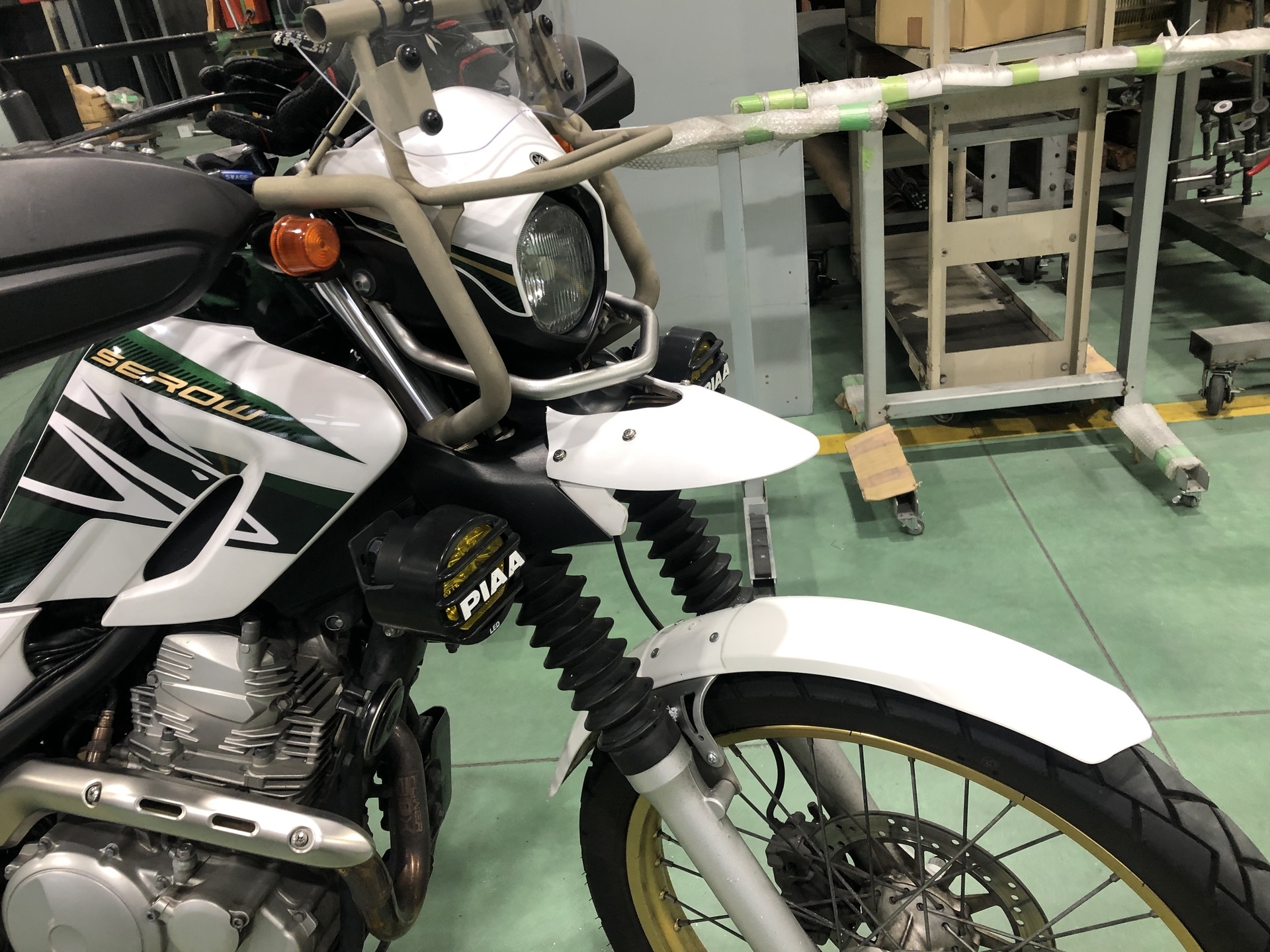 セローのフロントフェンダーをぶった斬る: ありがとうSEROW